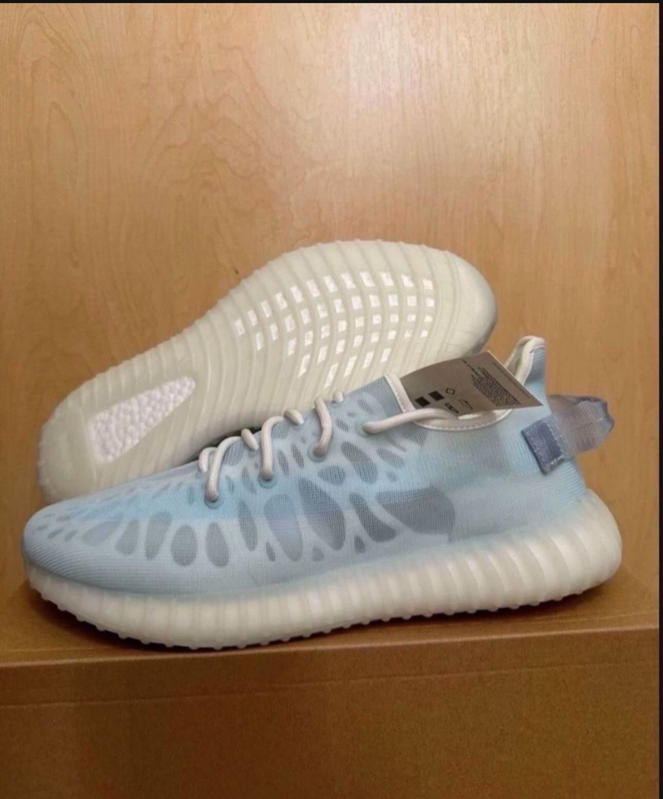 Adidas Yeezy Boost 350 V2 Mono Ice GW2869 Mens Size 11 Brand New