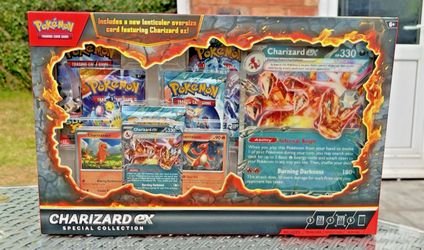 Pokémon Charizard EX special collection box