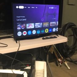 28 Inch Tv Smart Tv With Remote Control 