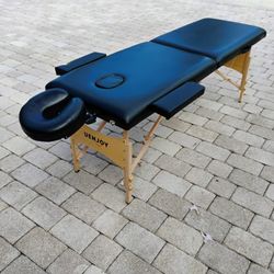 Uenjoy Portable Massage Table with Accessories and Carrying Case. Adjustable Height To 34 Inch. Very Good Condition 