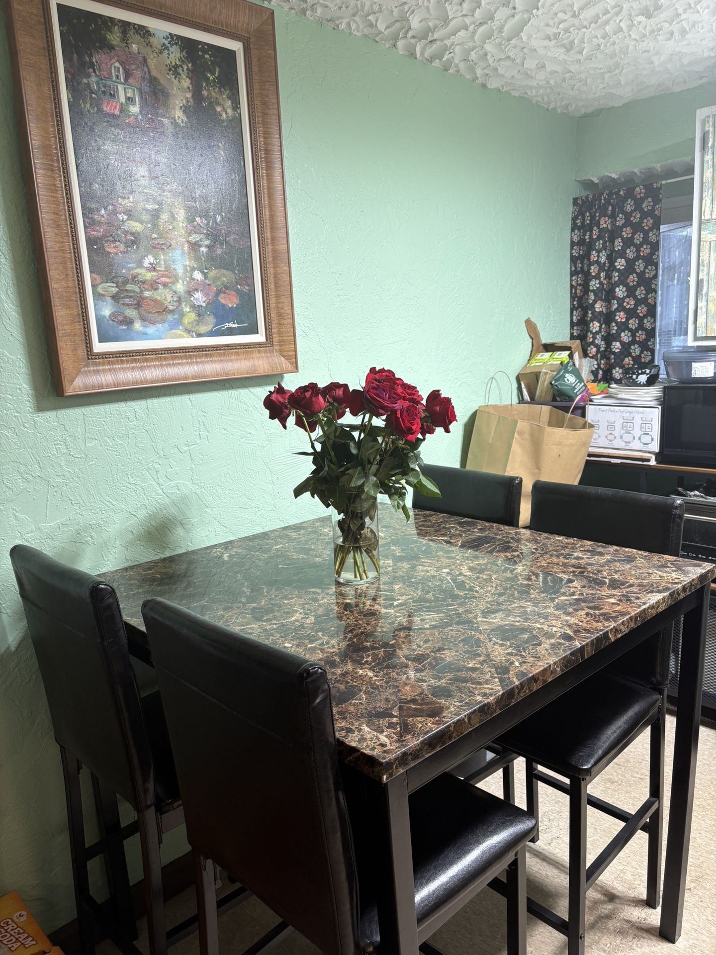 Kitchen/dining Table