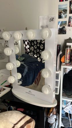 Vanity mirror