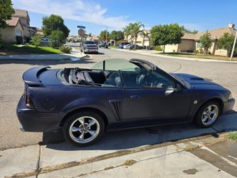 2004 Ford Mustang