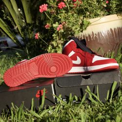 Jordan 1 Gym Red Chicago Mids