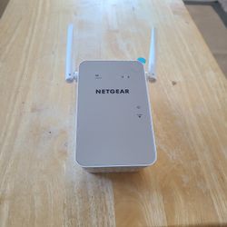 Netgear Extender AC1200.