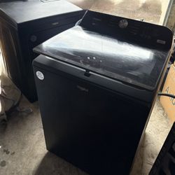 Black Whirlpool  Washer And Dryer