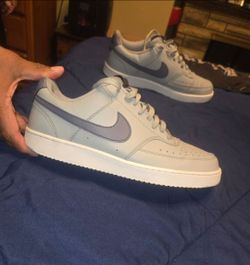 Mens nikes like new