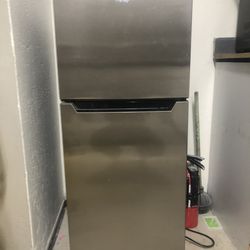 Danby Mini Fridge With Freezer
