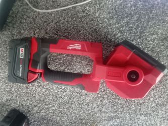 Milwaukee flashlight