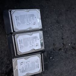 3 Computer Hard Drives 1000 Gb
