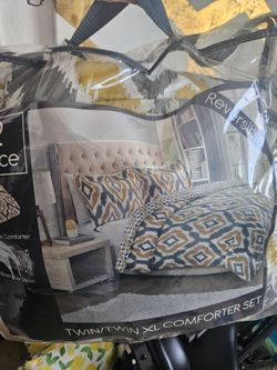 Twin cover.  One PC missing the pillow cover