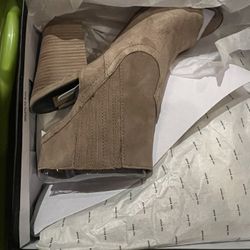 NEW Dolce Vita Suede Boots Size 10