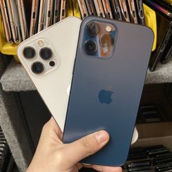 Factory Unlocked Iphone 12 pro 128 gb comes with store warranty 