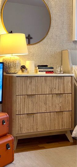 Modern 3-Drawer Nightstand / Small Dresser