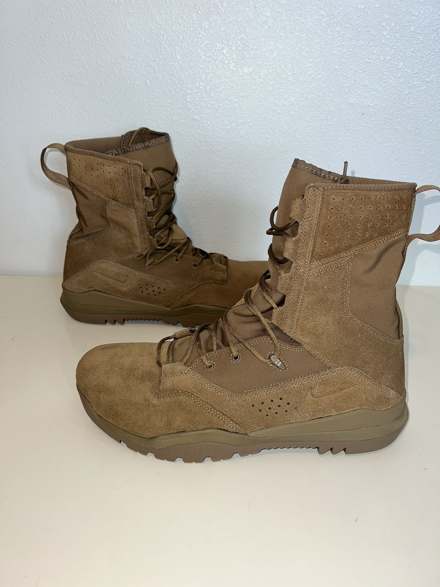 Nike SFB Field 2 - 8" Military Leather Tactical Boots Size 15 AQ1202-900 NEW