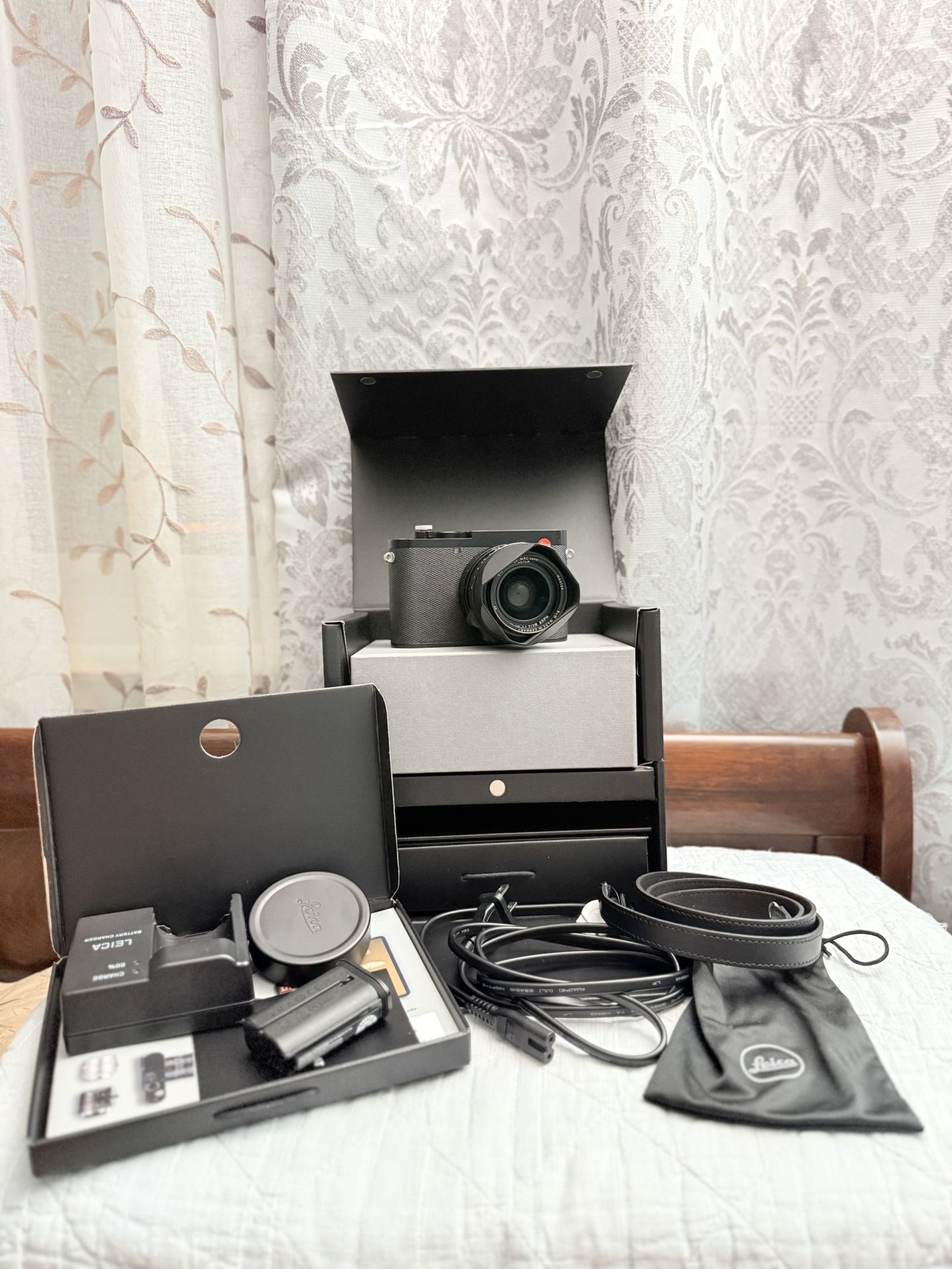 π Leica Q3 28mm Digital Camera β Like New + Warranty