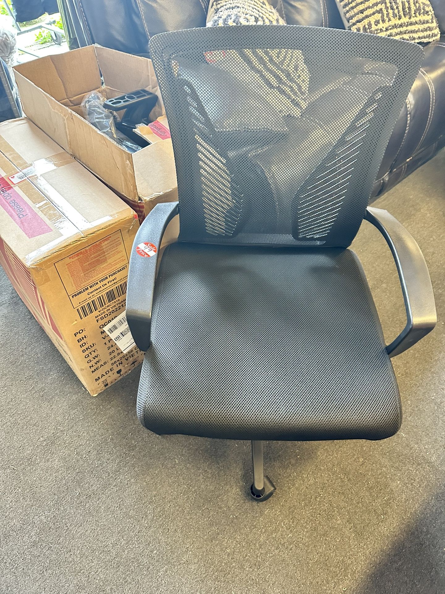 New Desk Chair Black With Mash $49 Assembled New 