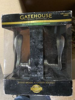 Gatehouse door handles
