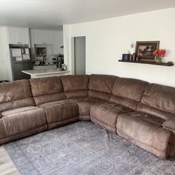 Brown Sectional 10’2”x10’2”