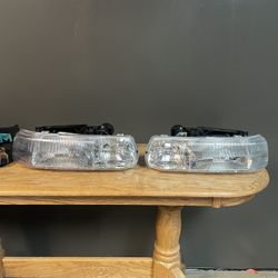 GM159-B001R,  GM159-B001L Headlights
