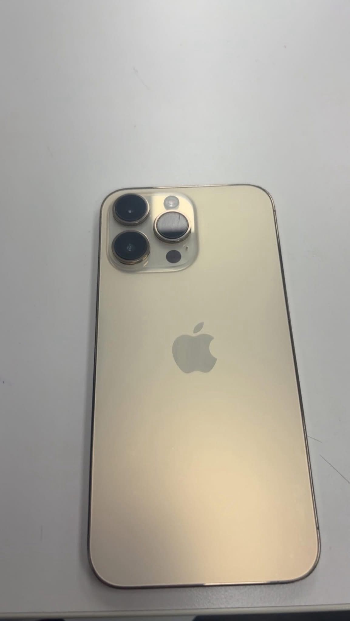 IPHONE 14 PRO MAX, FACTORY ULOCKED, 256GB 80% LIFE BATTERY