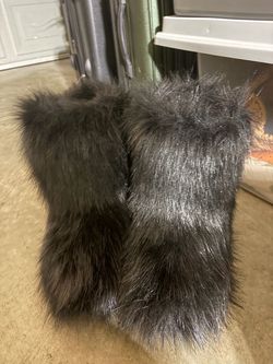 Black furr boots