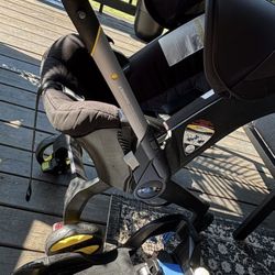 Doona Car Seat/Stroller with Base Included 