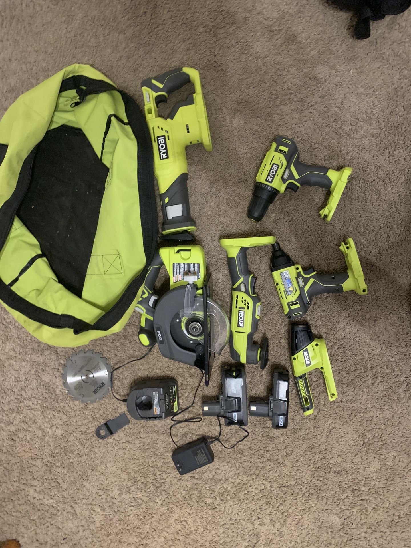 Ryobi Electric Power Dills 6 Plus 2 Batteries