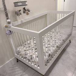 DELTA CHILDREN CRIB