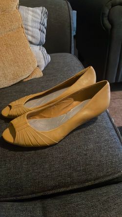Gianni Bernini gently used comfort shoes