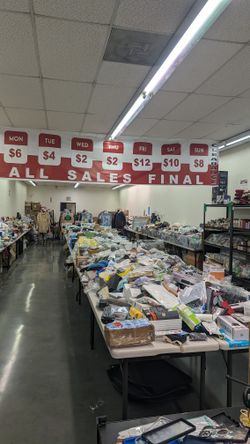 Bays Discount 12100 E Carson St Suite C, Hawaiian Gardens, CA 90716