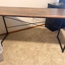 Free desk pick up asap