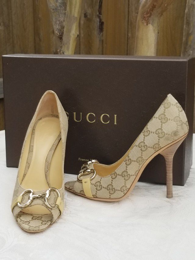 Gucci GG horsebit peep toe heels Size 36 C