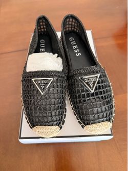 Woman’s Guess shoes