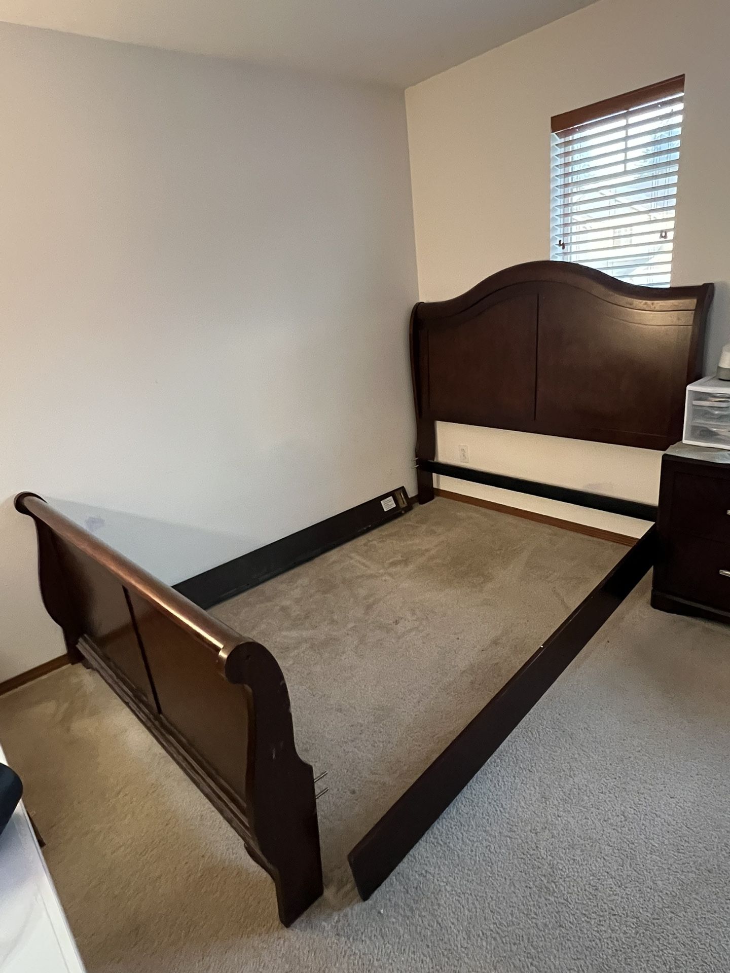 Queen Bed Wooden Frame From Vietnam