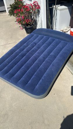Bestway 12" Tritech Full Air Mattress with Built-in Pump
