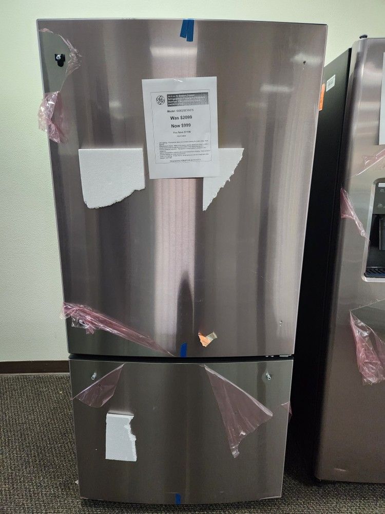 24.8 cu. ft. Bottom Freezer Refrigerator in Fingerprint Resistant Stainless Steel, Standard Depth ENERGY STAR