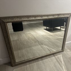 Médium Size Wall Mirror