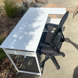 White Student’s Desk And Office Chair