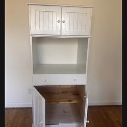 White Kitchen Cabinet 