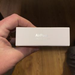 Apple AirPods 2nd Generation With Wireless Charging Case 