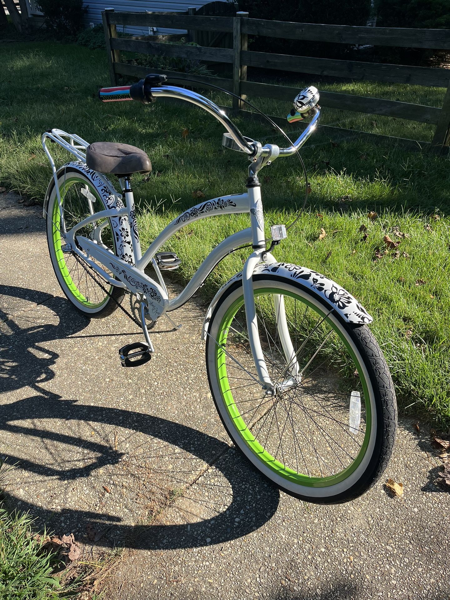 Like new Electra Cruiser Bicycle- 3 Speeds