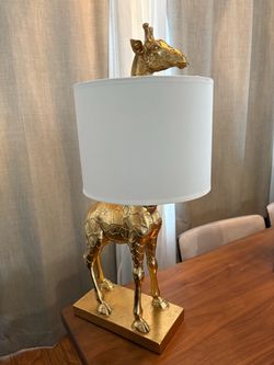Gold Metal Giraffe Table Lamp w/ White Drum Shade (23” tall) - Statement Accent Lighting 🦒✨