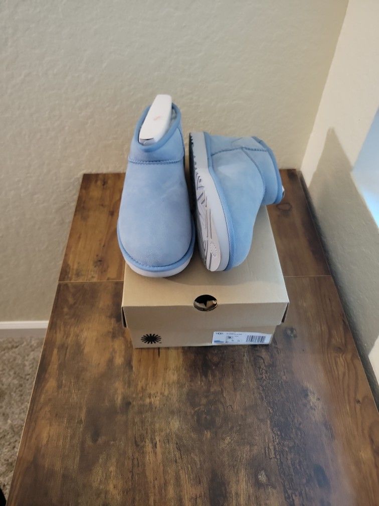 Ugg Ultra Mini Women Size 9 NEW