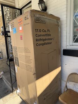 BLACK+DECKER 17 Cu. Ft. Convertible Freezer Refrigerator, Upright Freezer with Glass Shelves, ENERGY STAR rated, Frost Free, Black