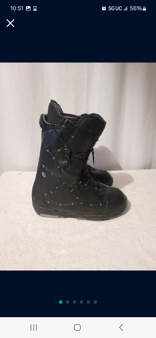 Burton Snowboard Boots Women's Size 7 (Fits more Like A 6.5)