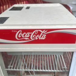 Coca-Cola Small Cooler Good For A Man Cave  Not Working 