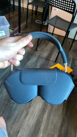 Apple AirPods Max Headphones