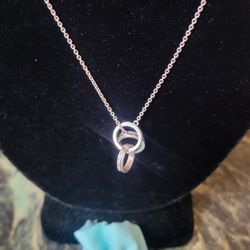 Tiffany & Co 3 Sterling Silver Interlocking Rings Necklace 