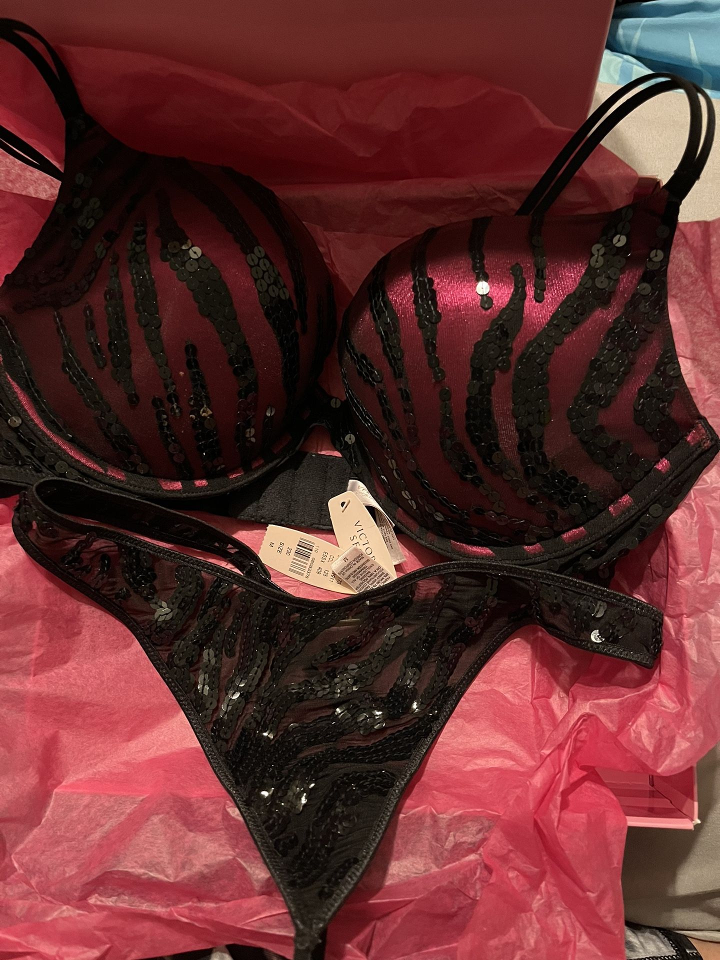 Victoria Secret Christmas Gift Size 36 C Push Up And Matching Sequin Thong Size Med